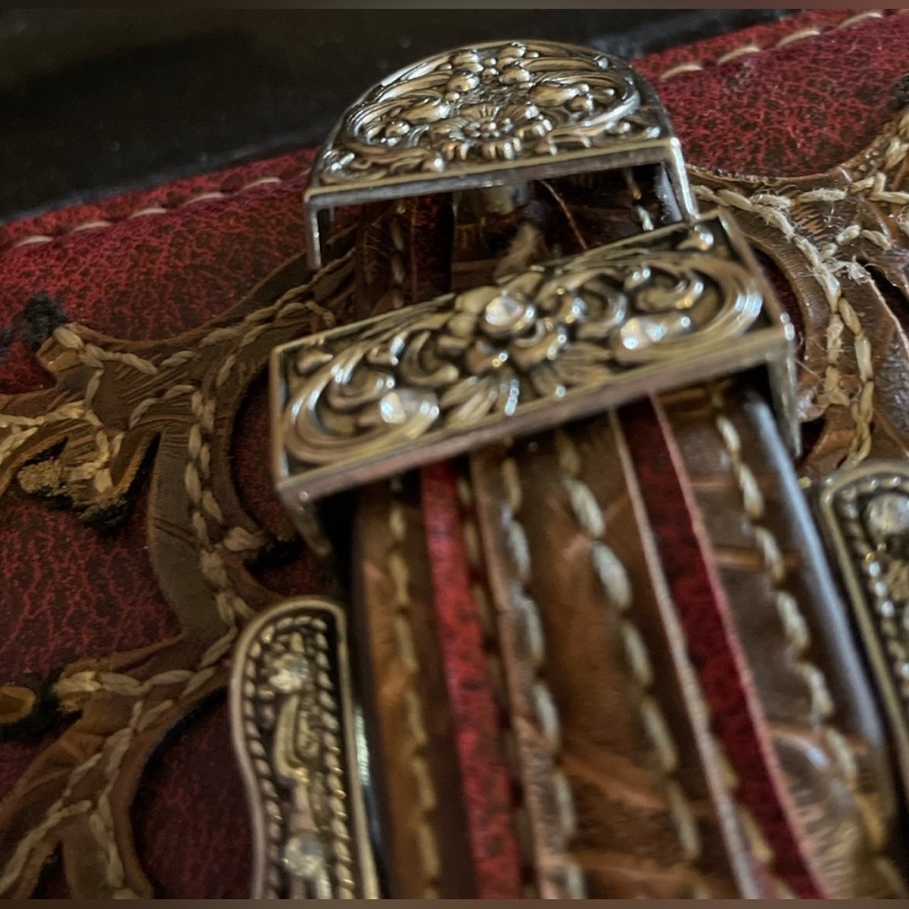 Western style burgundy wallet - has scalloped design & bling buckle detail - Picture 8 of 8